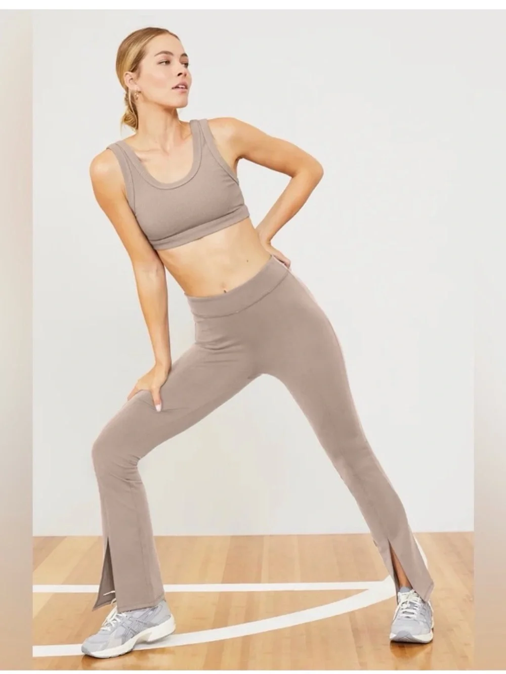 ALO YOGA Airbrush High-Waist split flare Flutter Legging taupe small stretch s